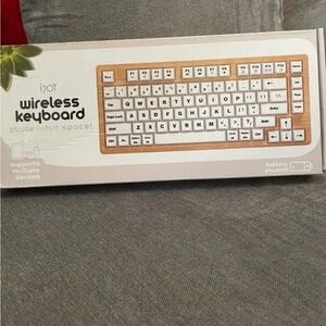iJoy Wireless Keyboard in White with Wood Accent
